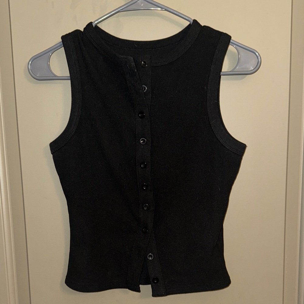 Elegant Black Sleeveless Button-Down Top